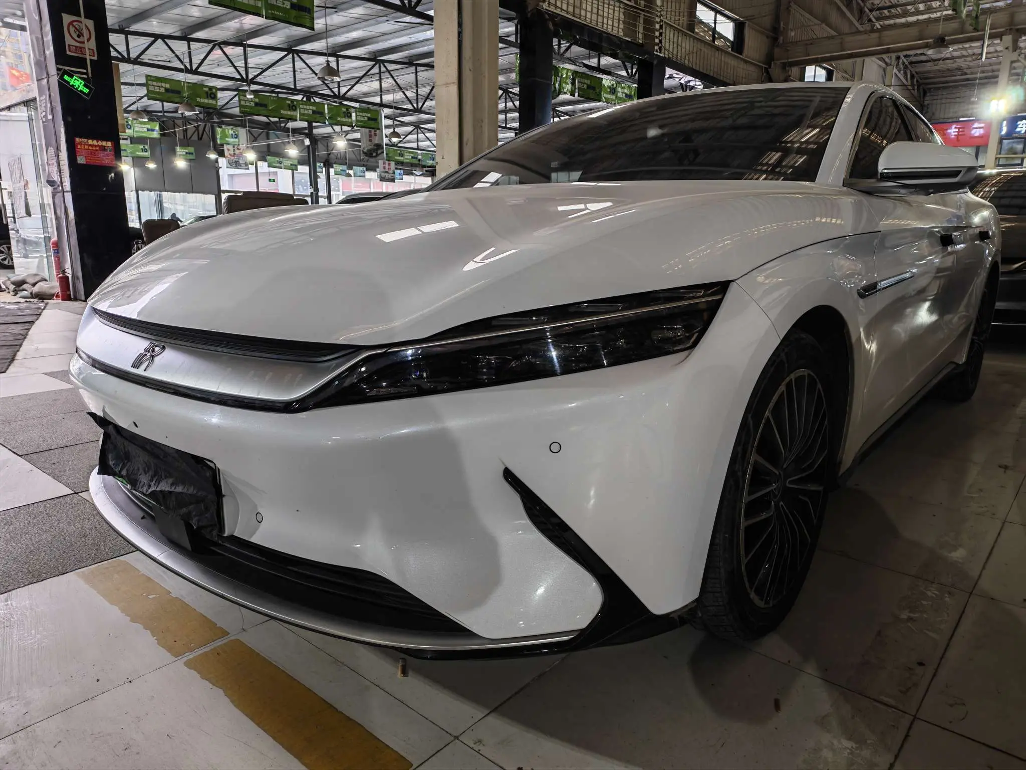 BYD Han EV  из Китая