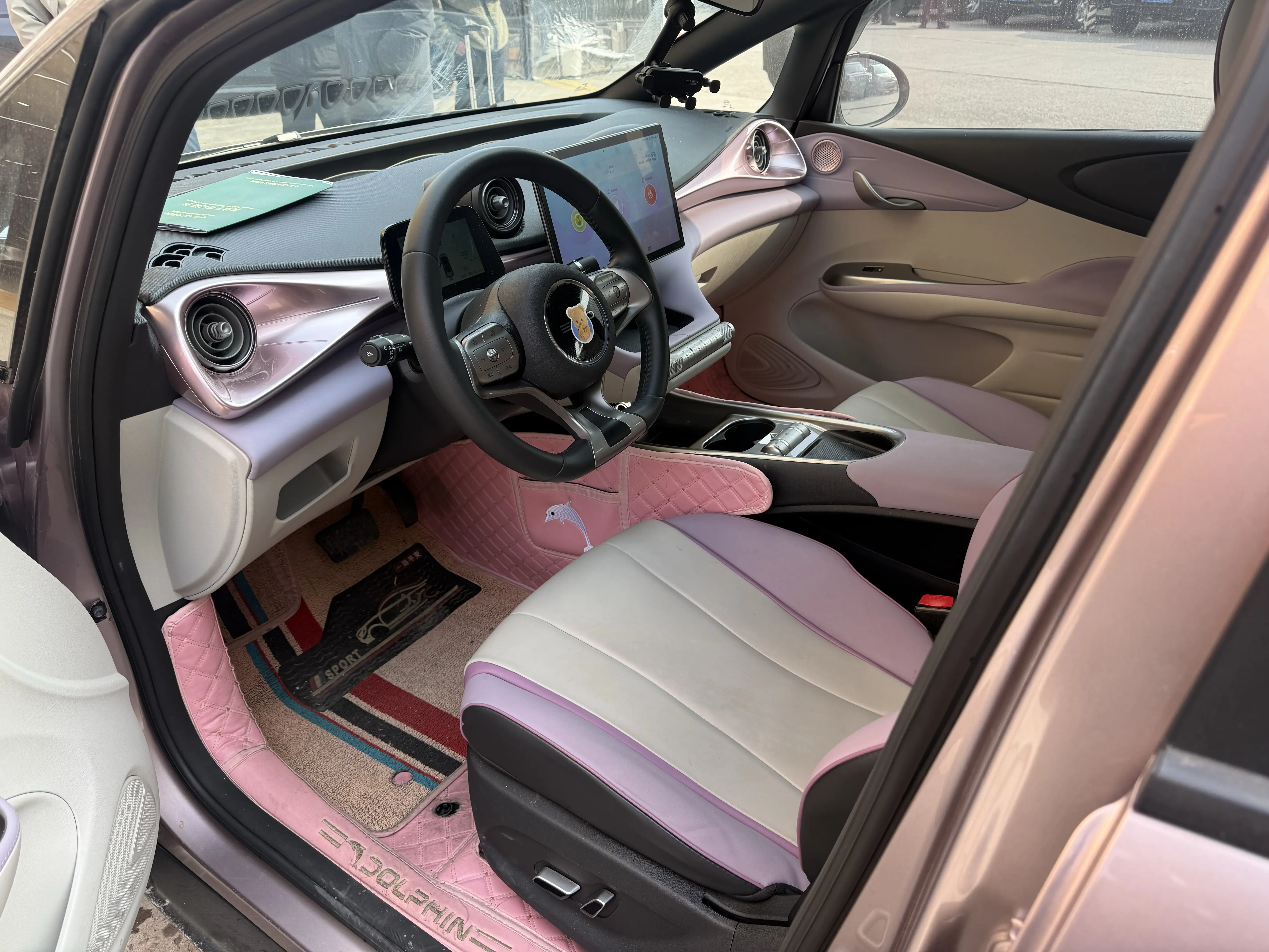 BYD Dolphin  из Китая