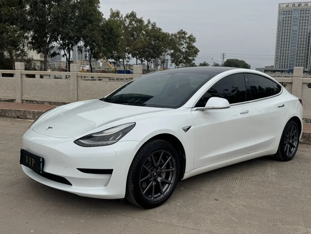 Tesla Model 3  из Китая