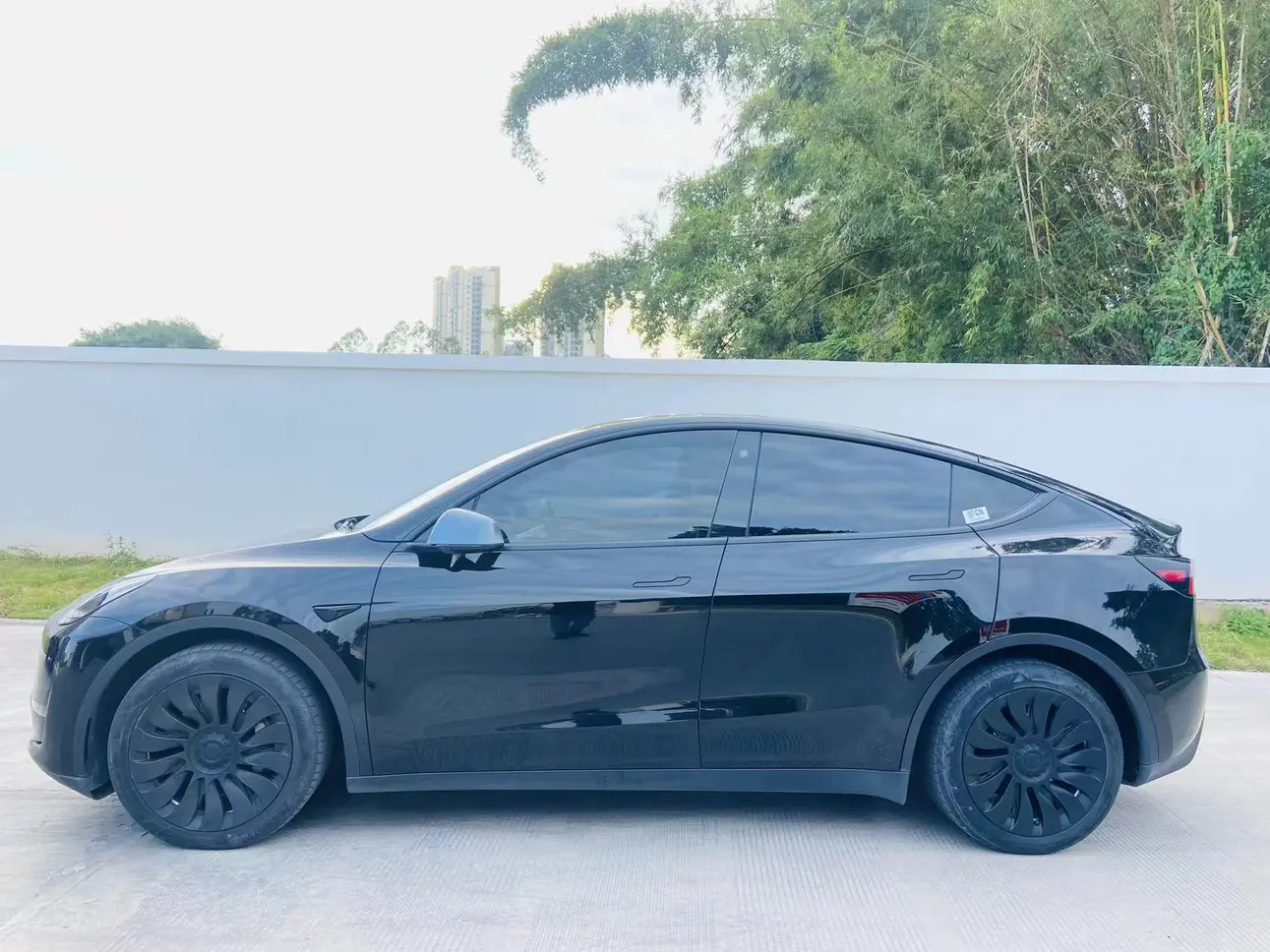 Tesla Model Y  из Китая