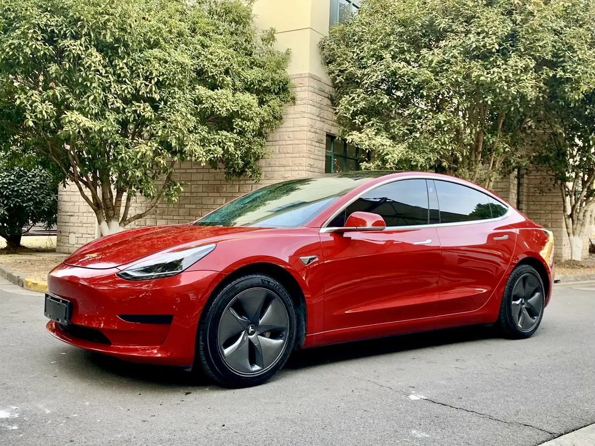 Tesla Model 3  из Китая