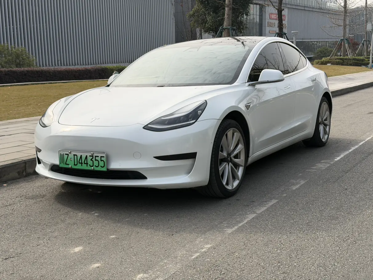 Tesla Model 3  из Китая
