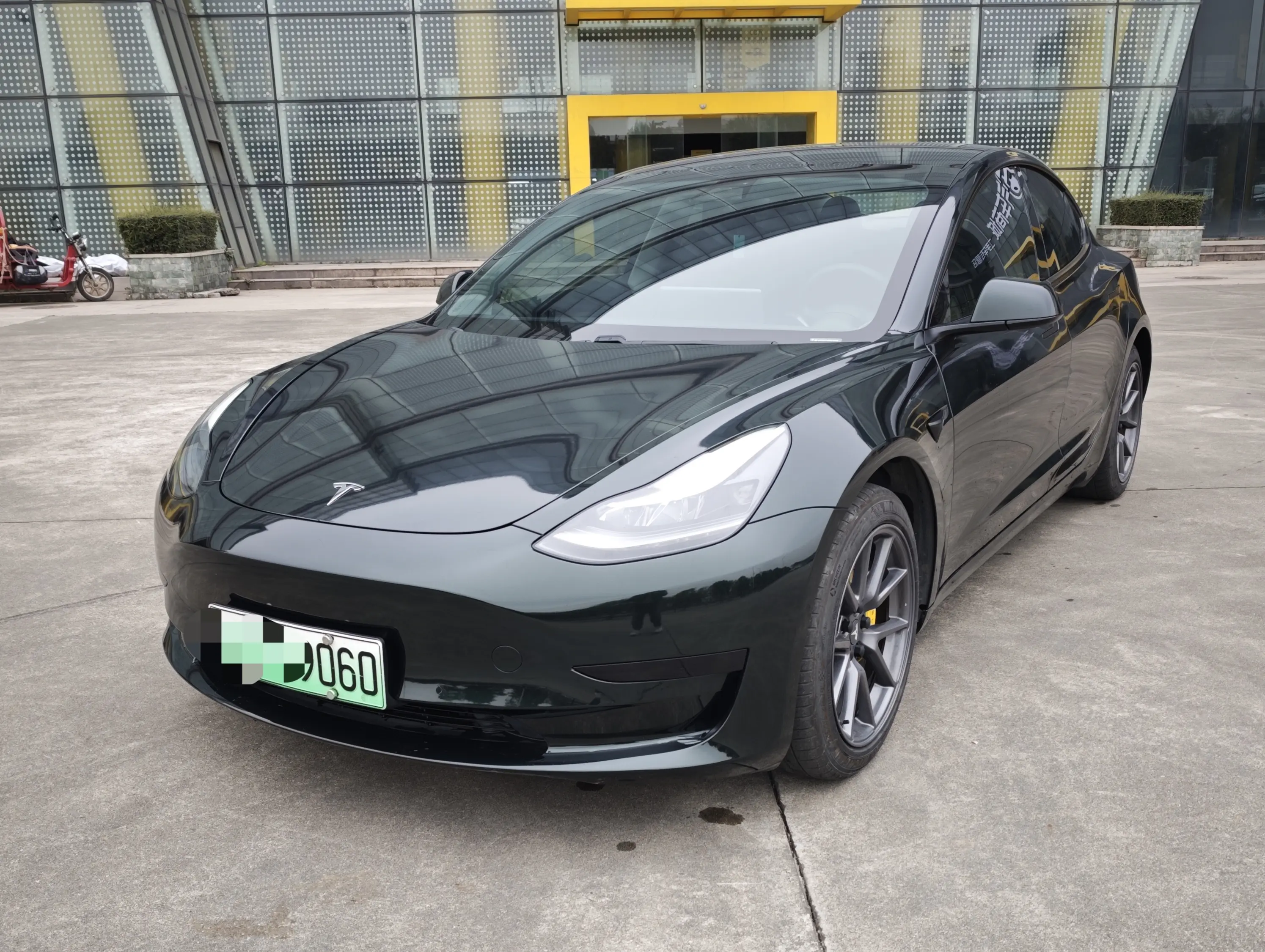 Tesla Model 3  из Китая