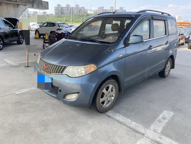 Wuling Hongguang  из Китая