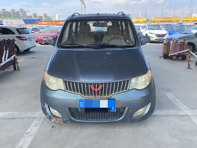 Wuling Hongguang  из Китая