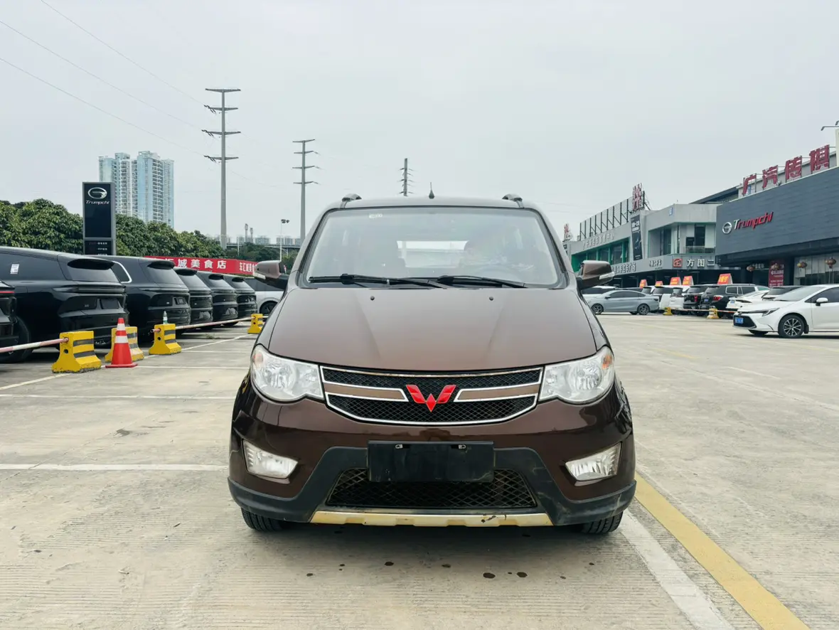 Wuling Hongguang  из Китая