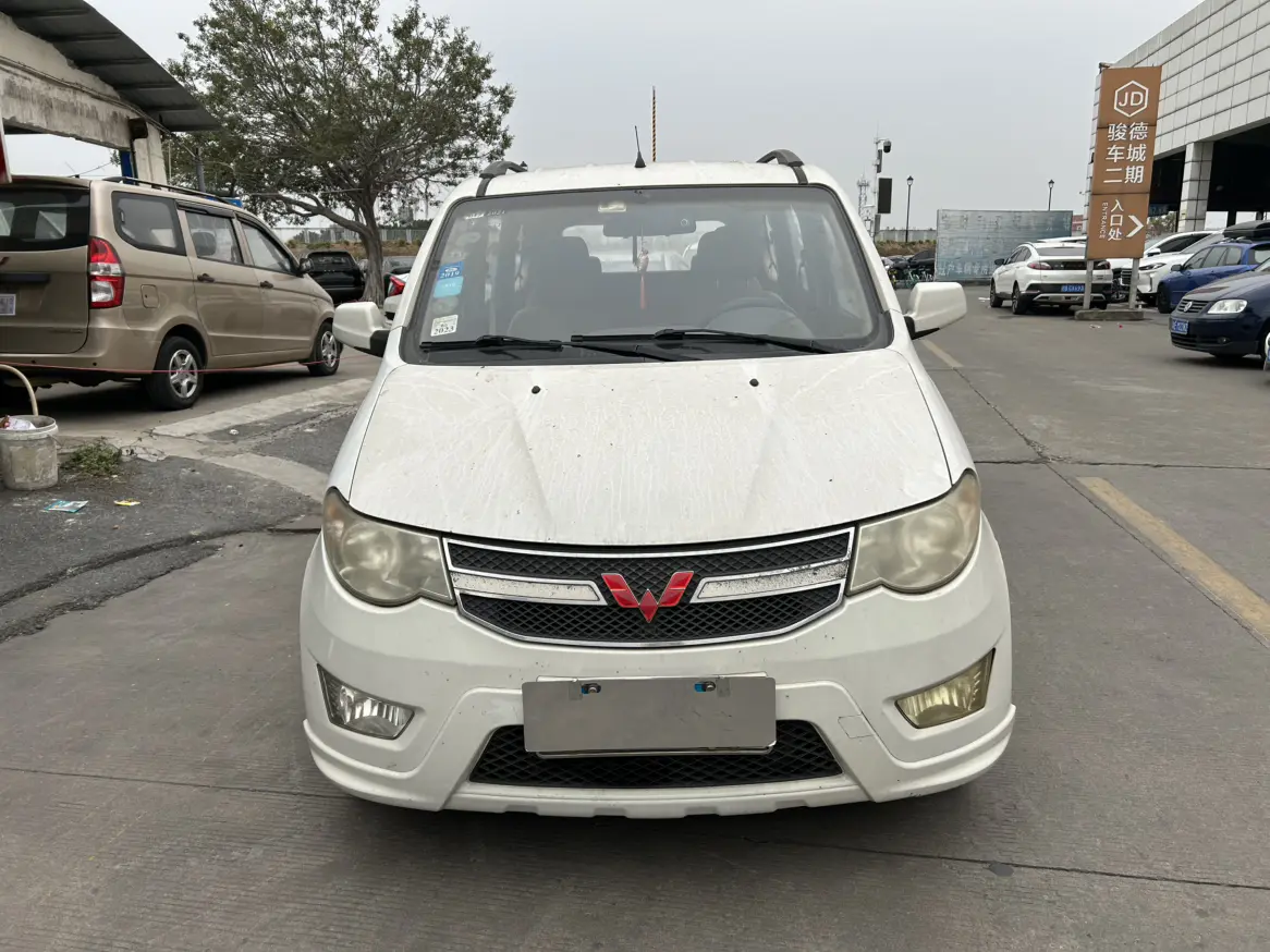 Wuling Hongguang  из Китая