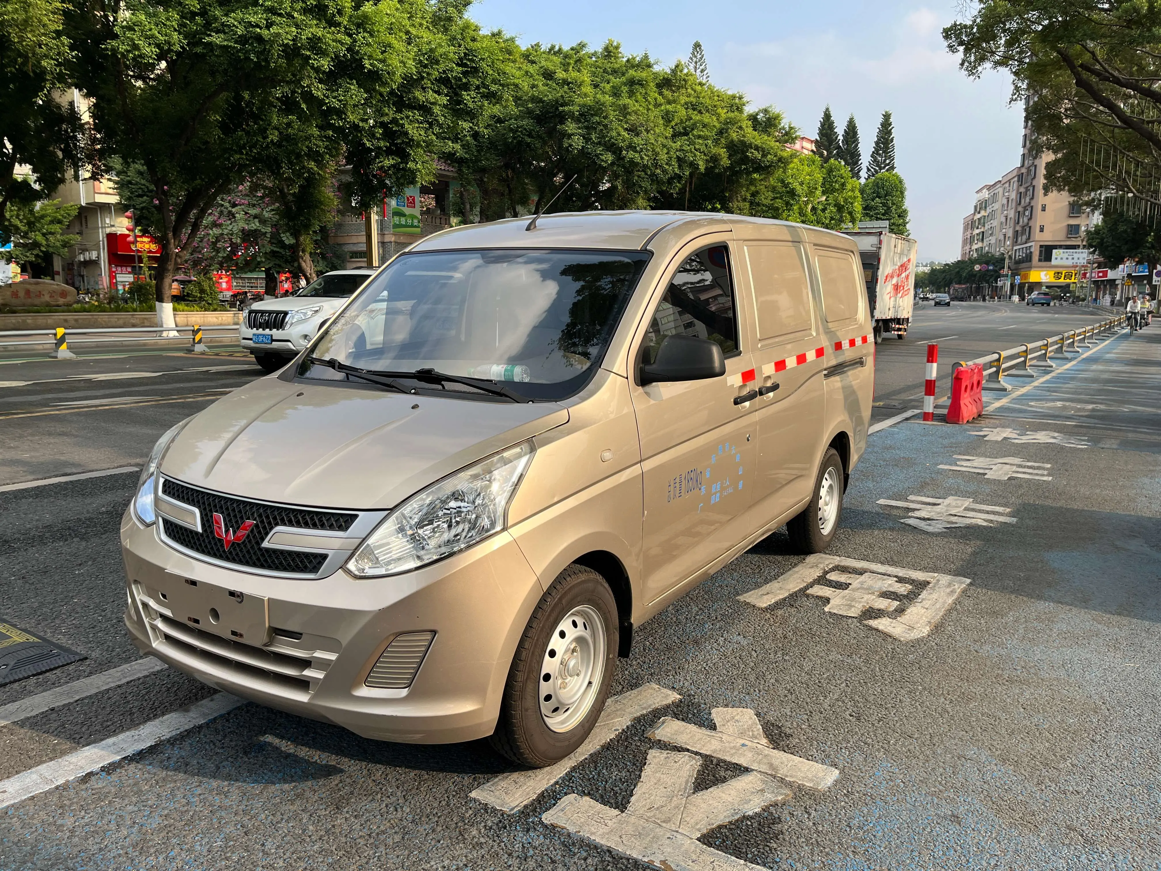Wuling Rongguang V  из Китая