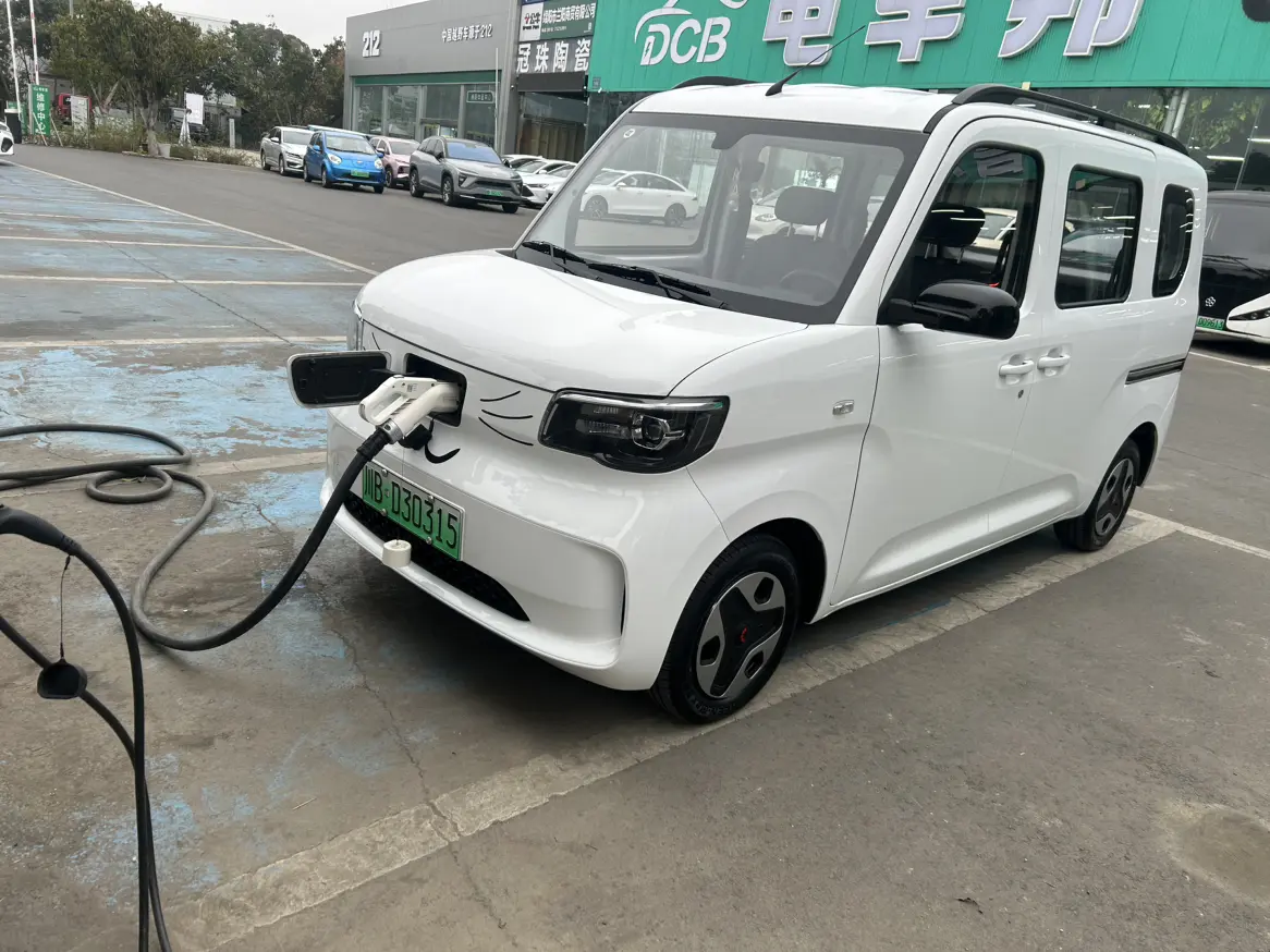 Wuling Zhiguang EV  из Китая