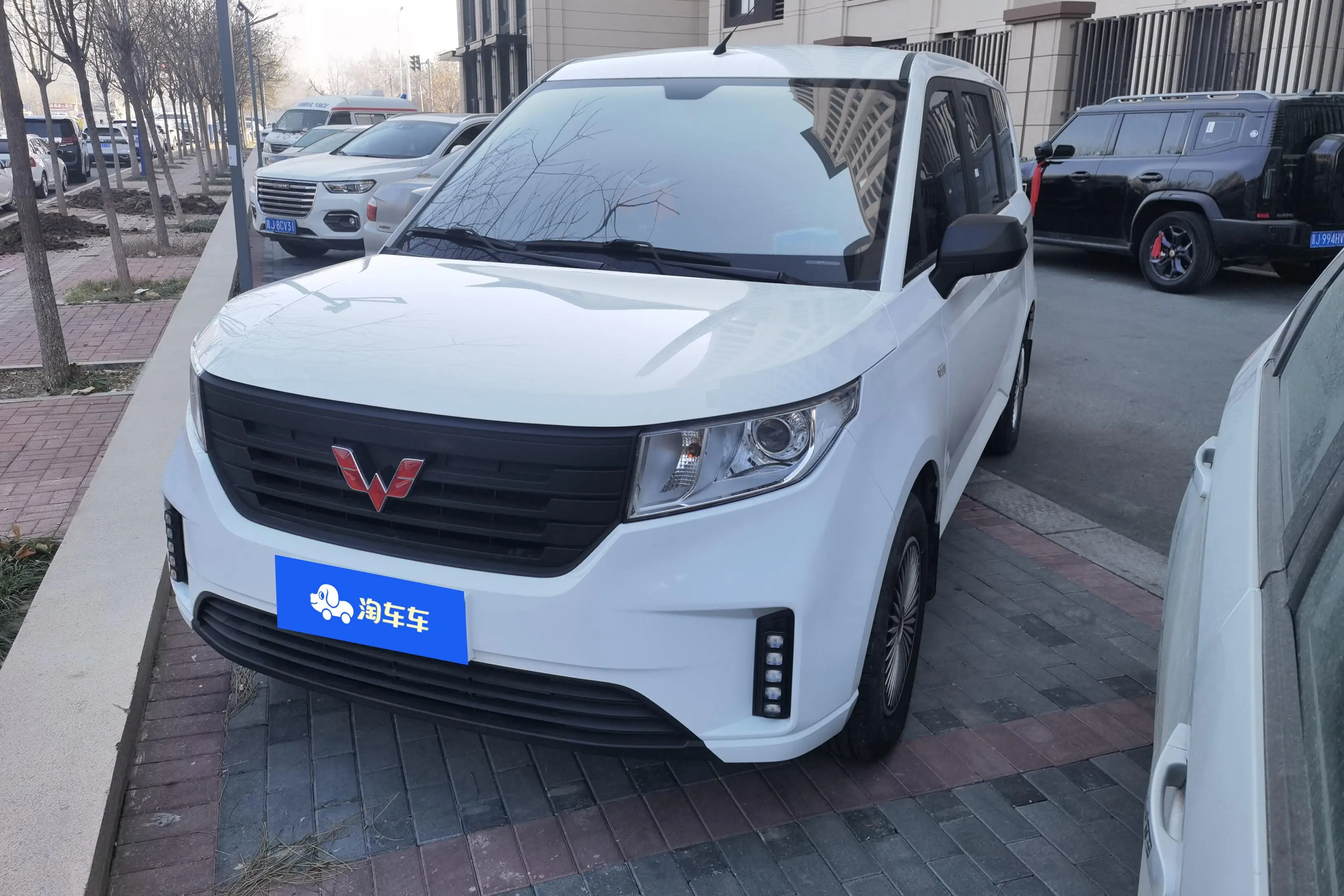Wuling Hongguang PLUS  из Китая