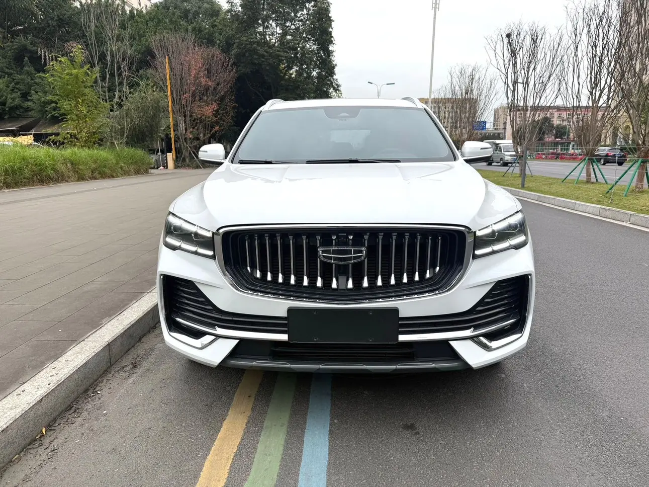 Geely Monjaro (Xingyue L)  из Китая