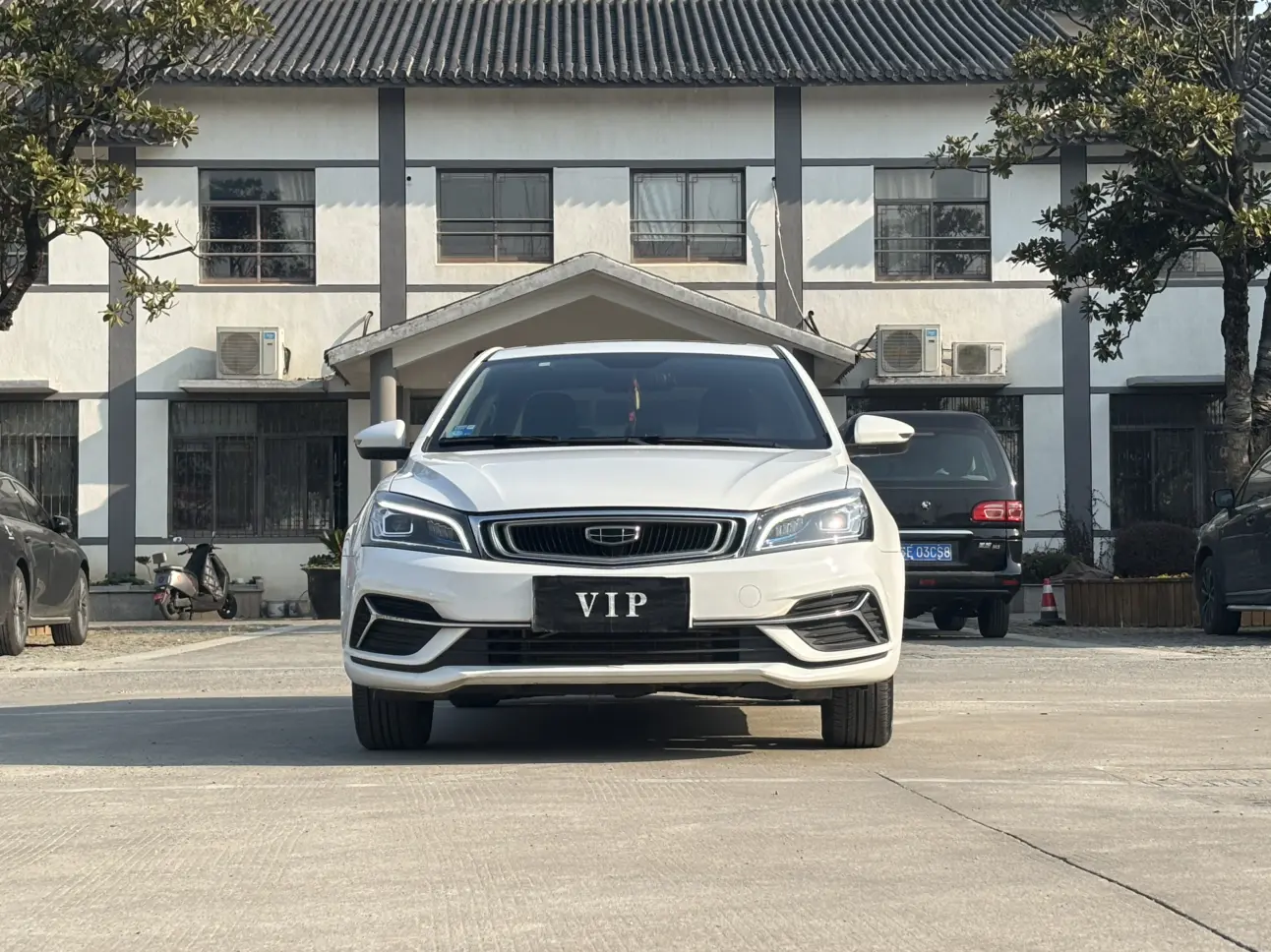 Geely Emgrand  из Китая