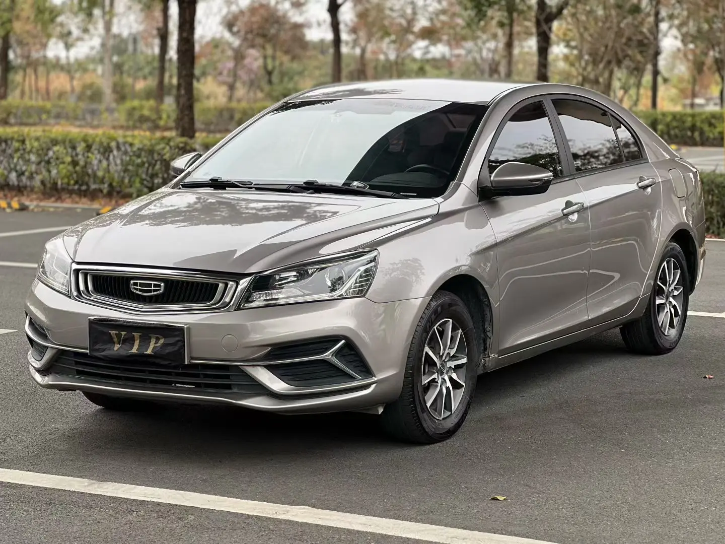 Geely Emgrand  из Китая