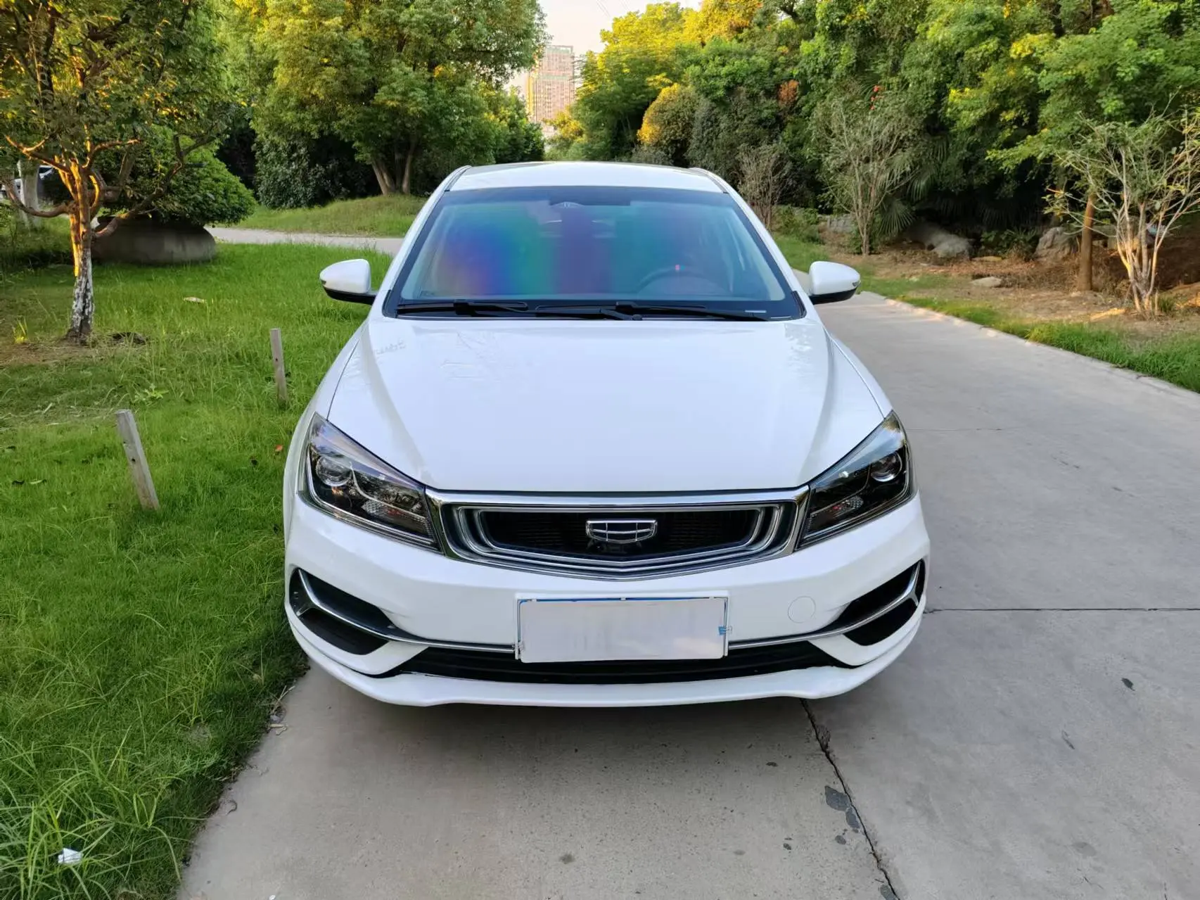 Geely Emgrand  из Китая