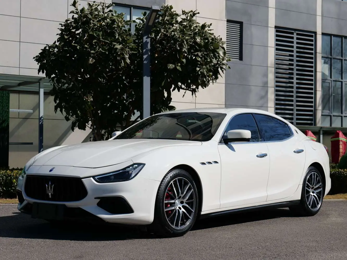 Maserati Ghibli  из Китая