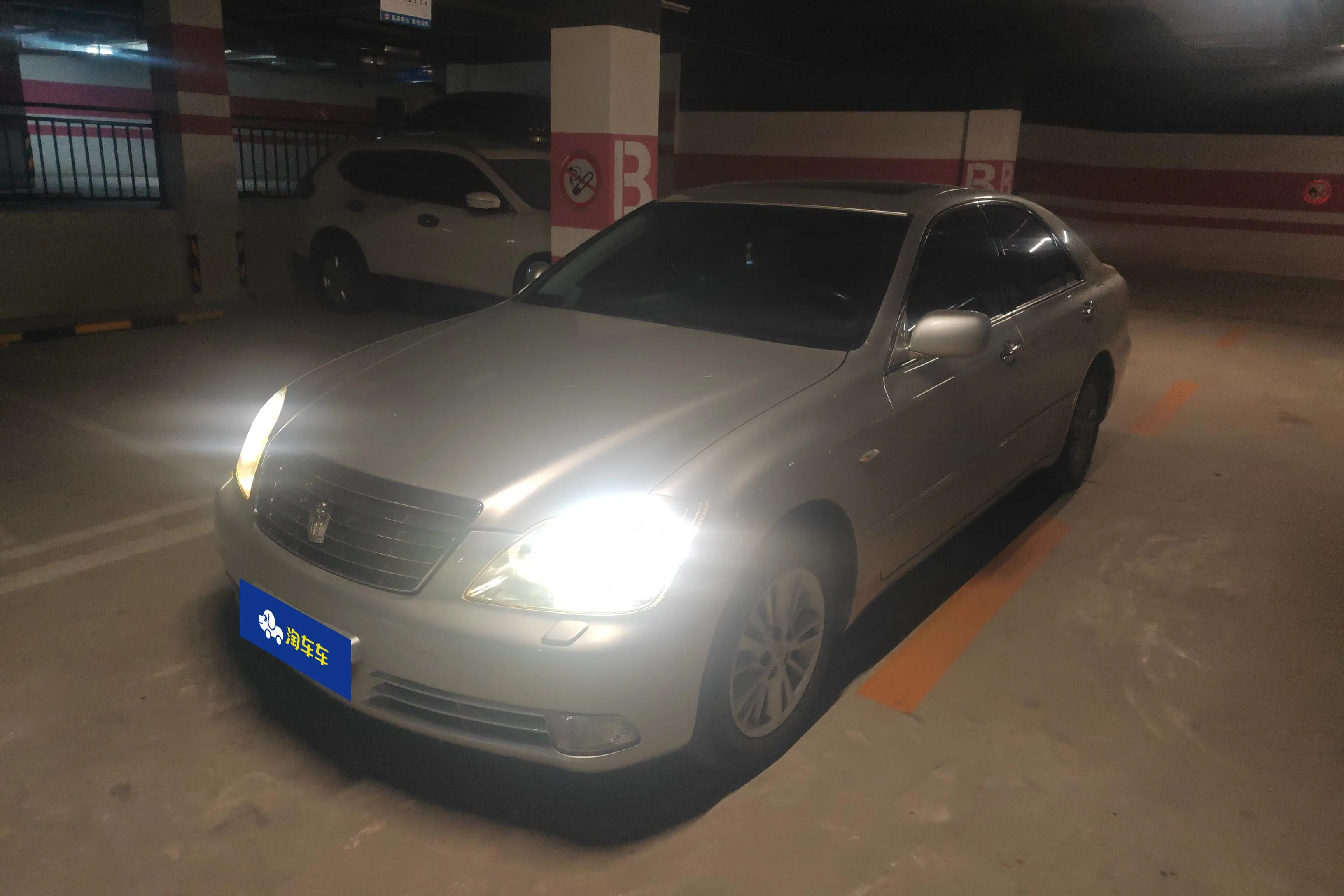 Toyota Crown  из Китая
