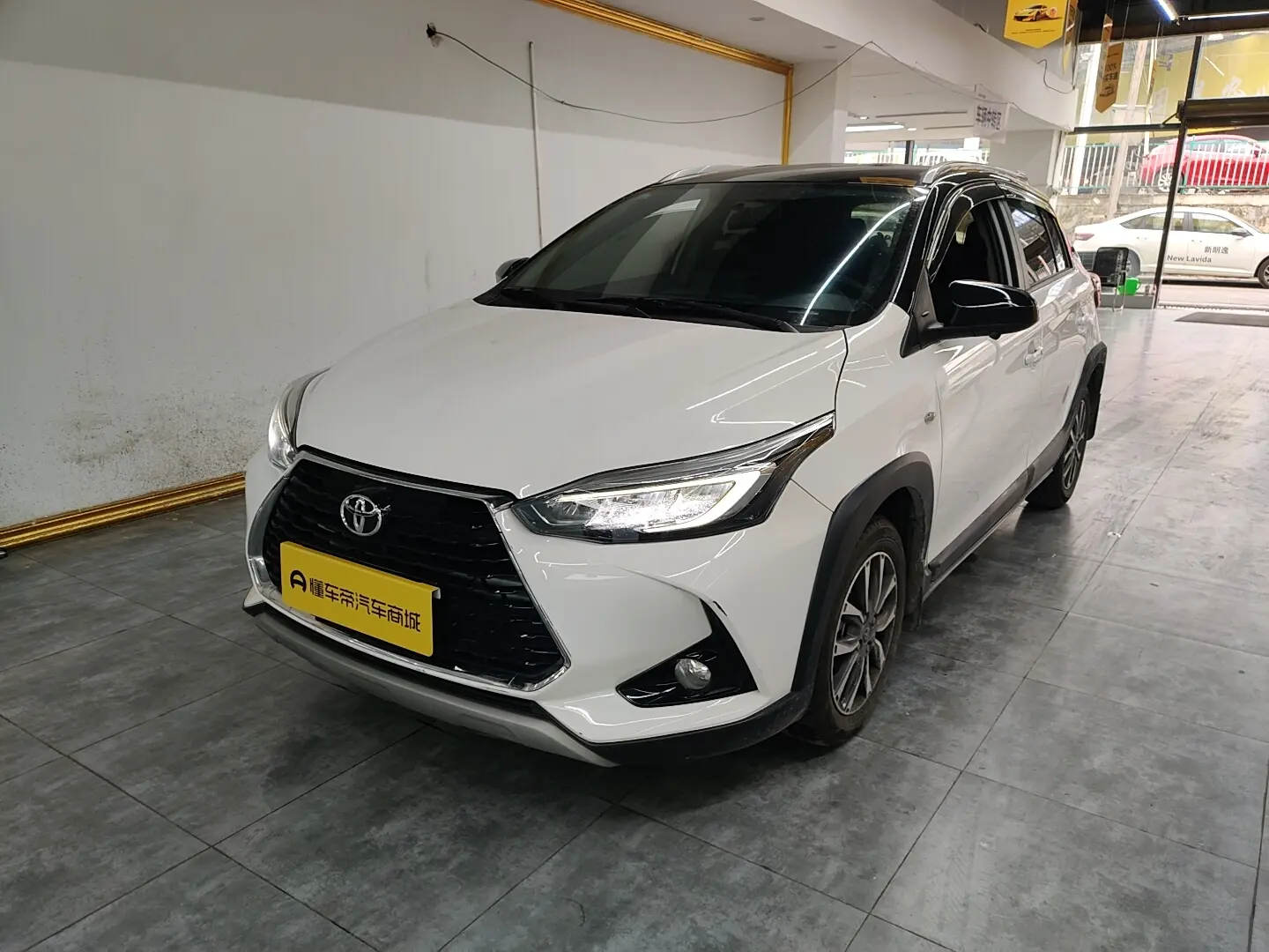 Toyota Yaris L  из Китая