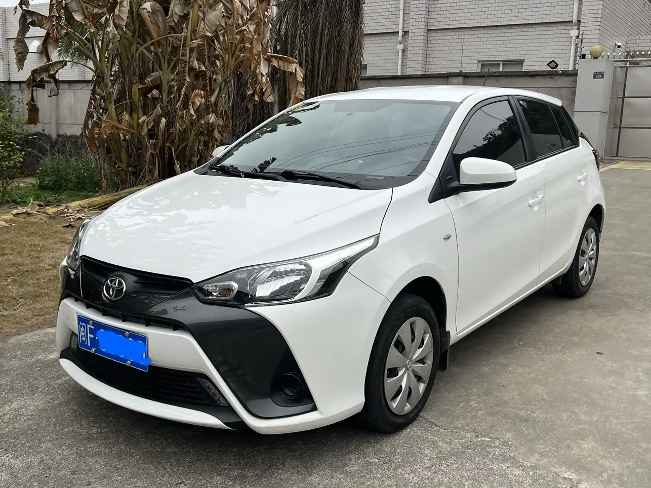 Toyota Yaris L  из Китая