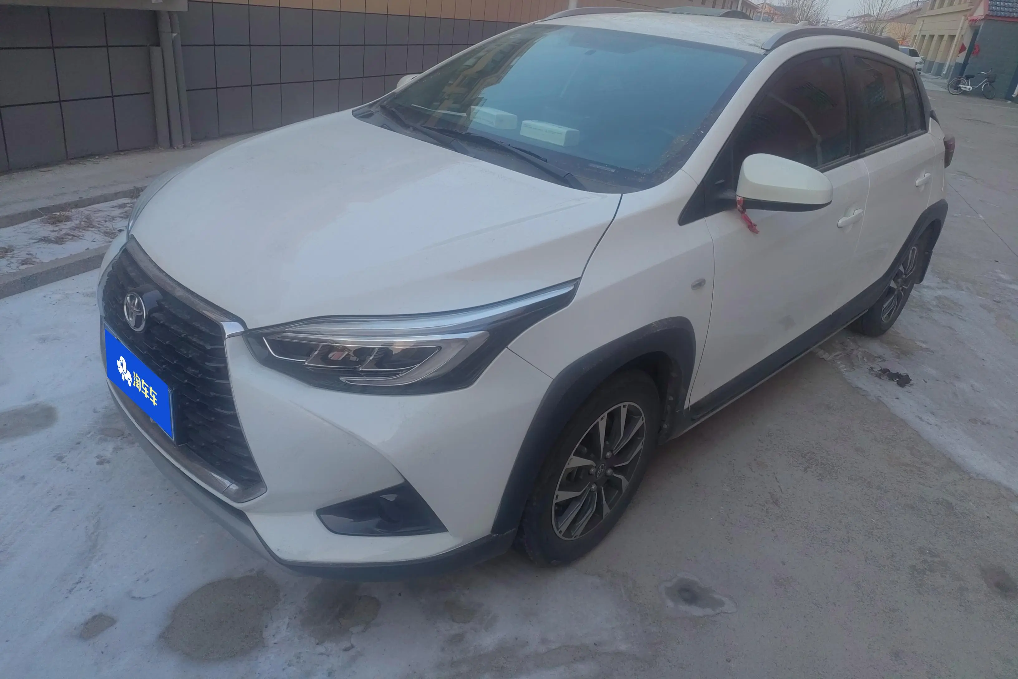 Toyota Yaris L  из Китая