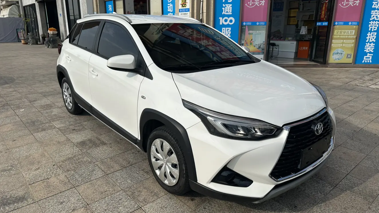 Toyota Yaris L  из Китая