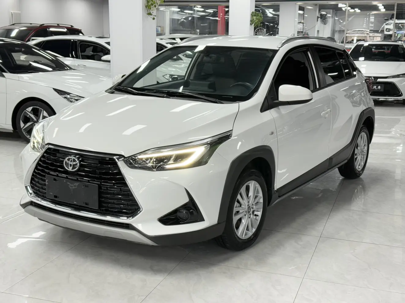 Toyota Yaris L  из Китая