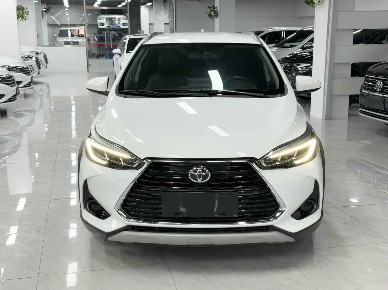 Toyota Yaris L  из Китая