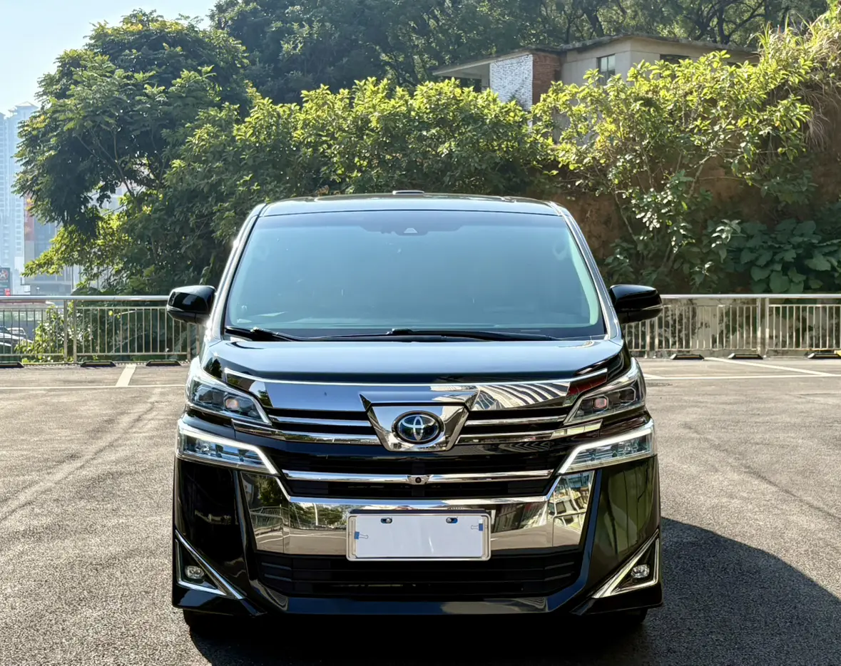 Toyota Crown Wellfire (Wilfa)  из Китая