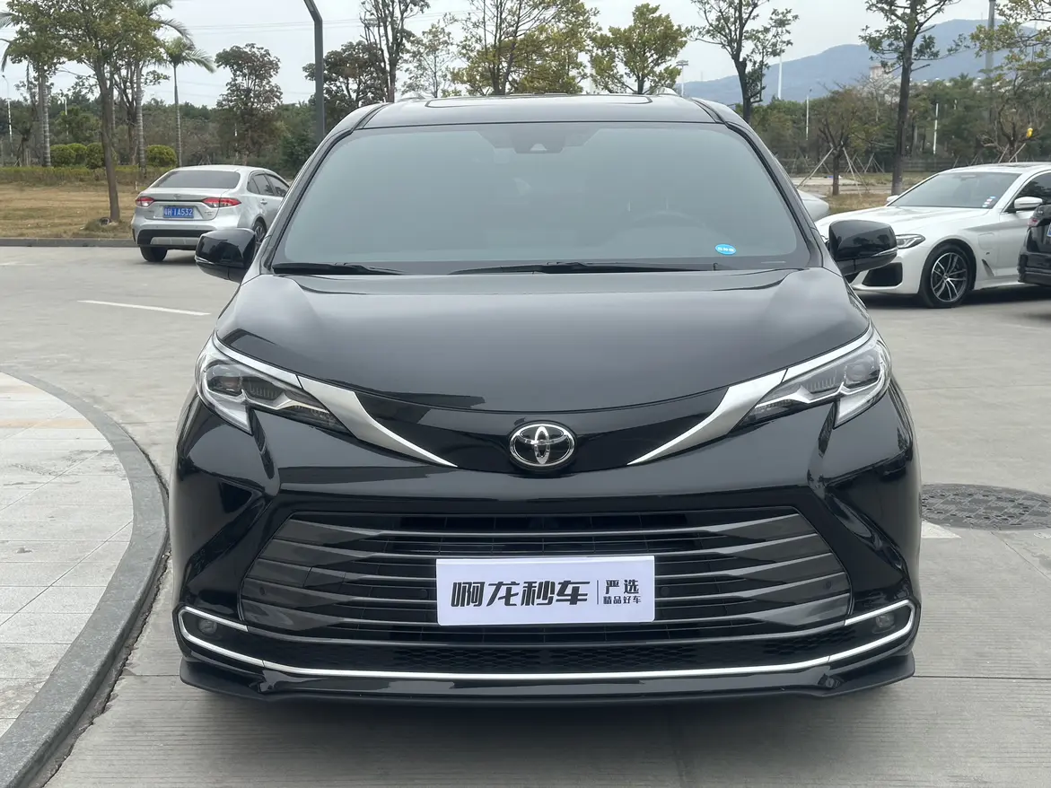 Toyota Sienna  из Китая