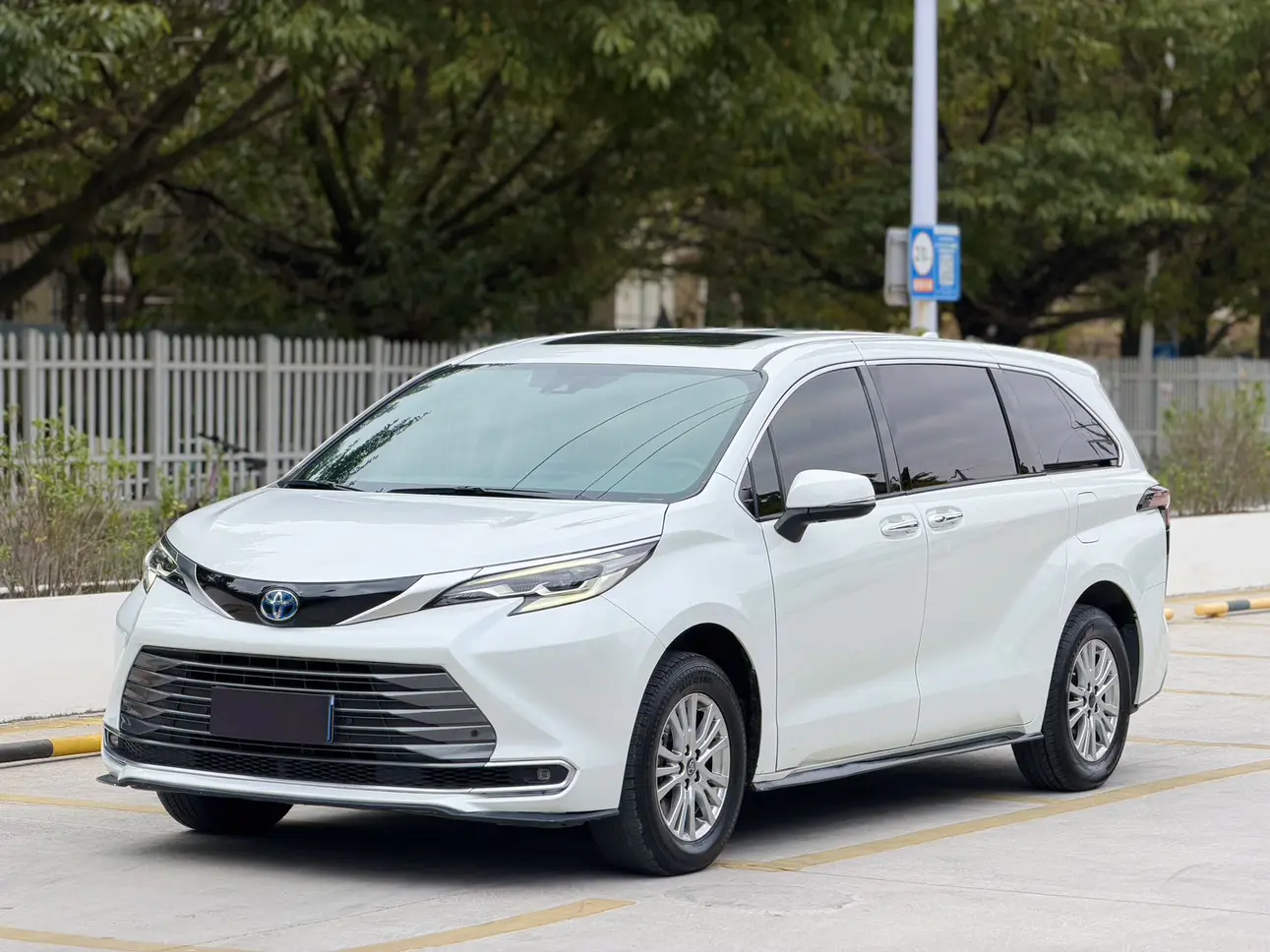 Toyota Sienna  из Китая