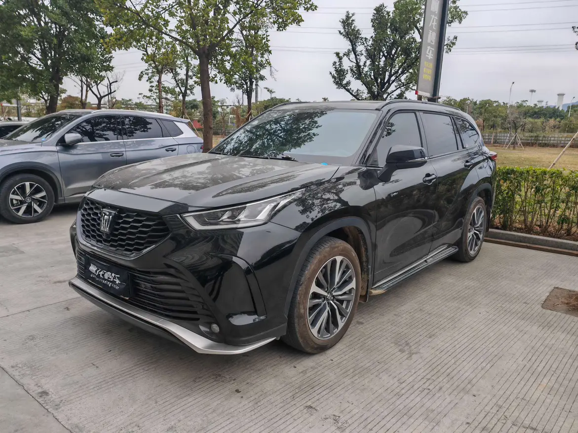 Toyota Crown Kluger  из Китая