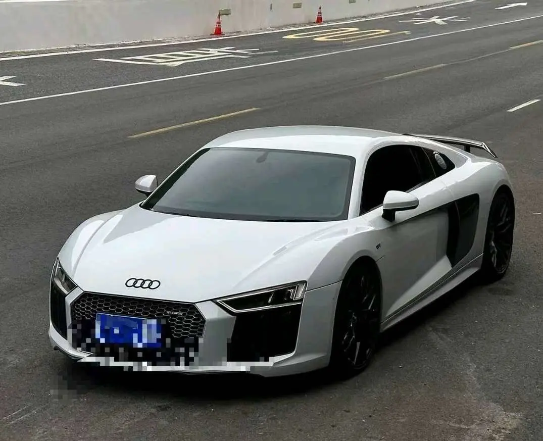 Audi R8  из Китая