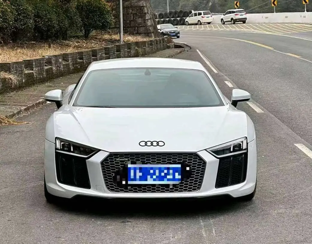 Audi R8  из Китая