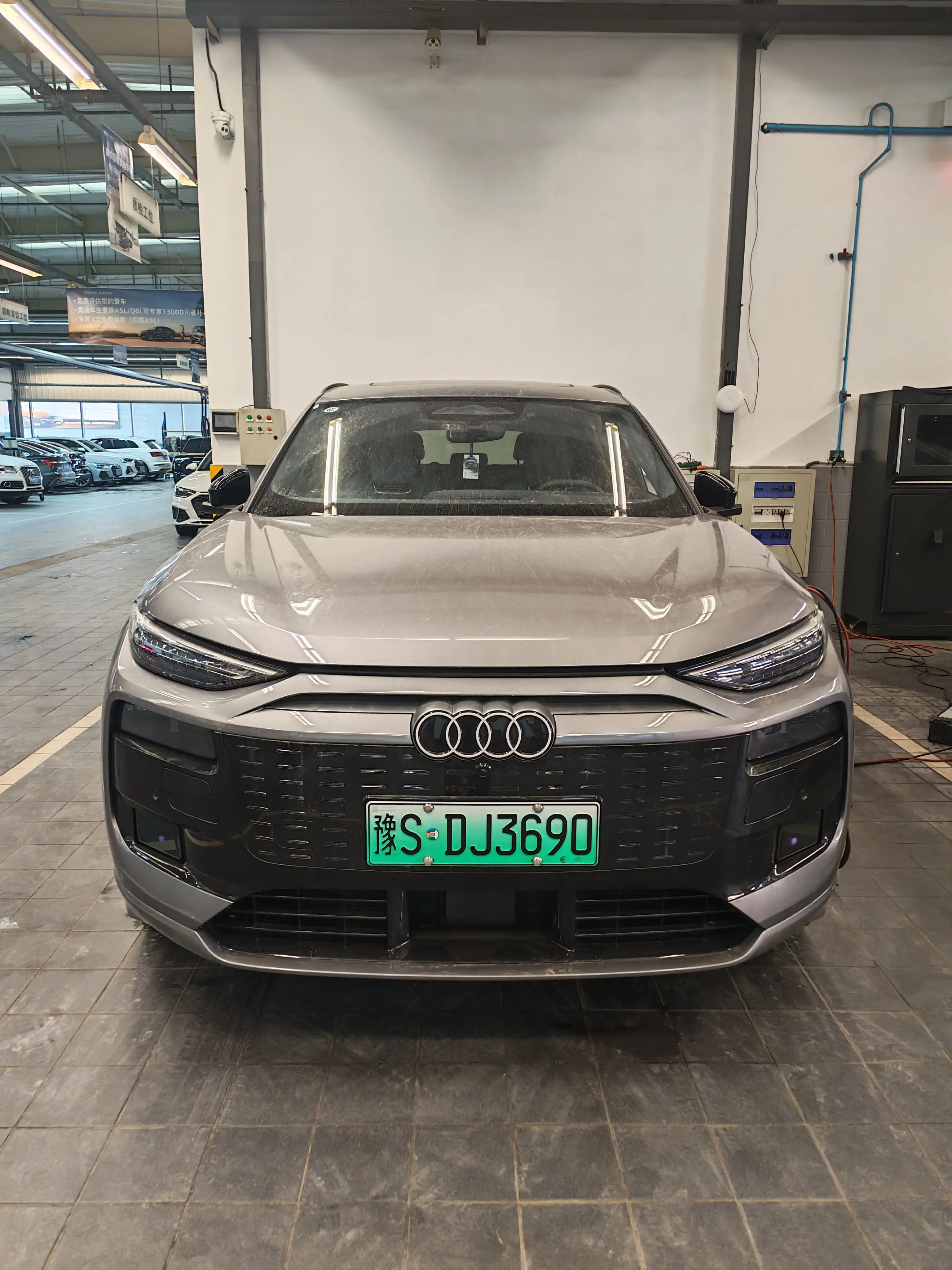 Audi Q6L e-tron  из Китая