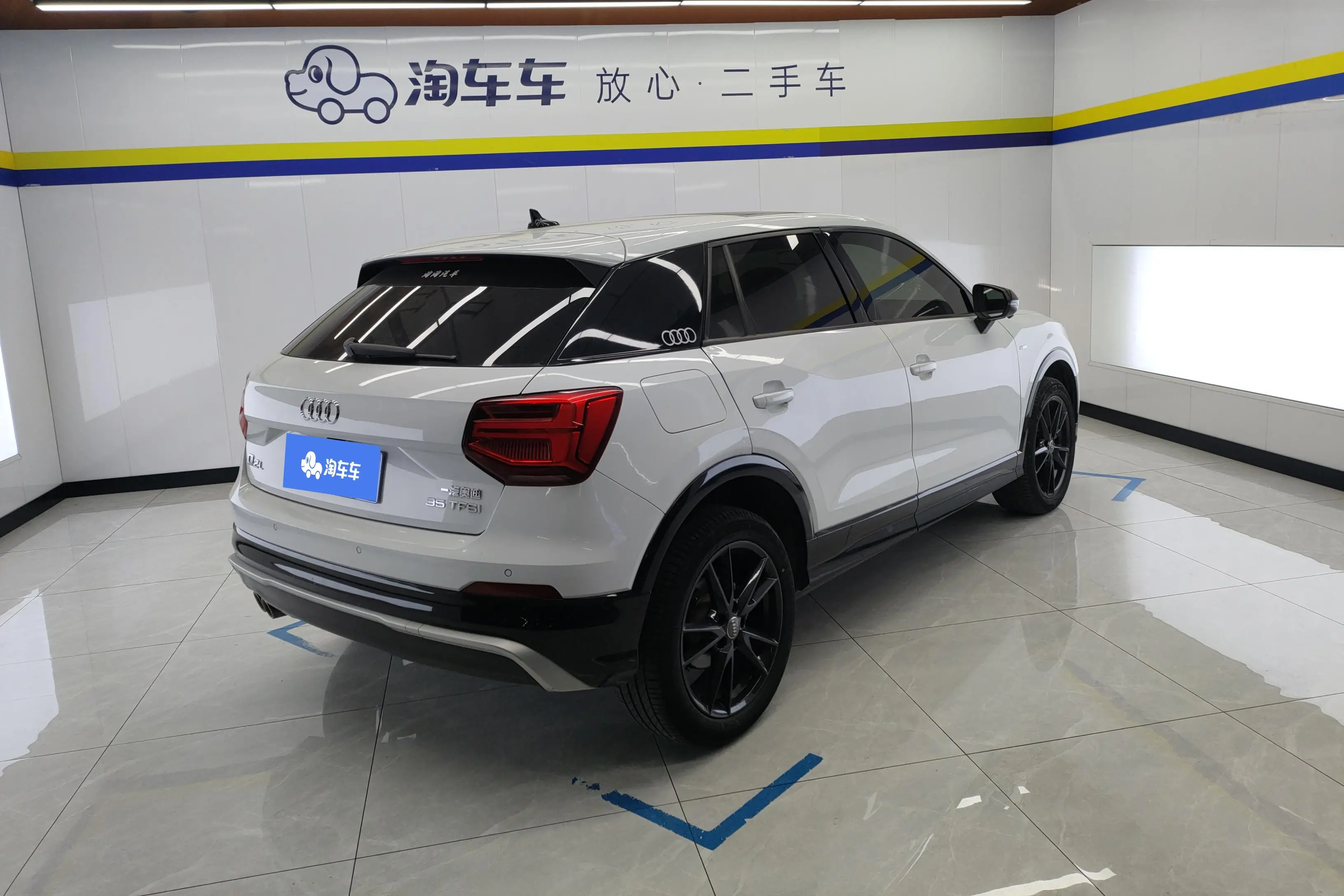 Audi Q2L  из Китая
