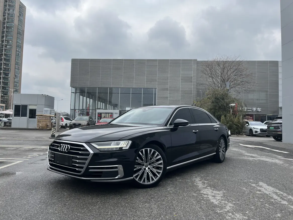 Audi A8