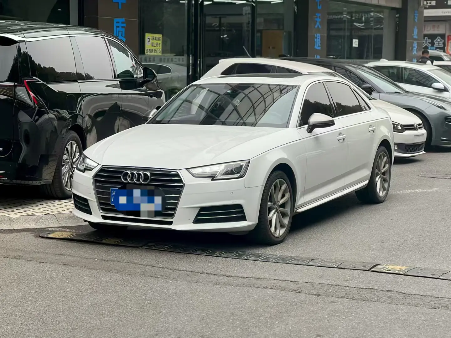 Audi A4L  из Китая