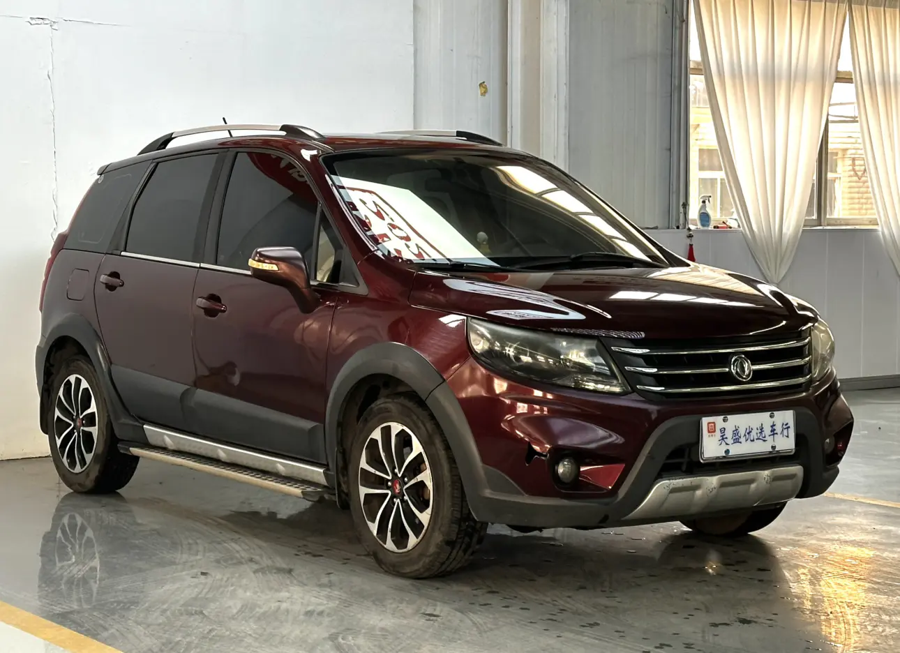 Forthing Jingyi X5  из Китая