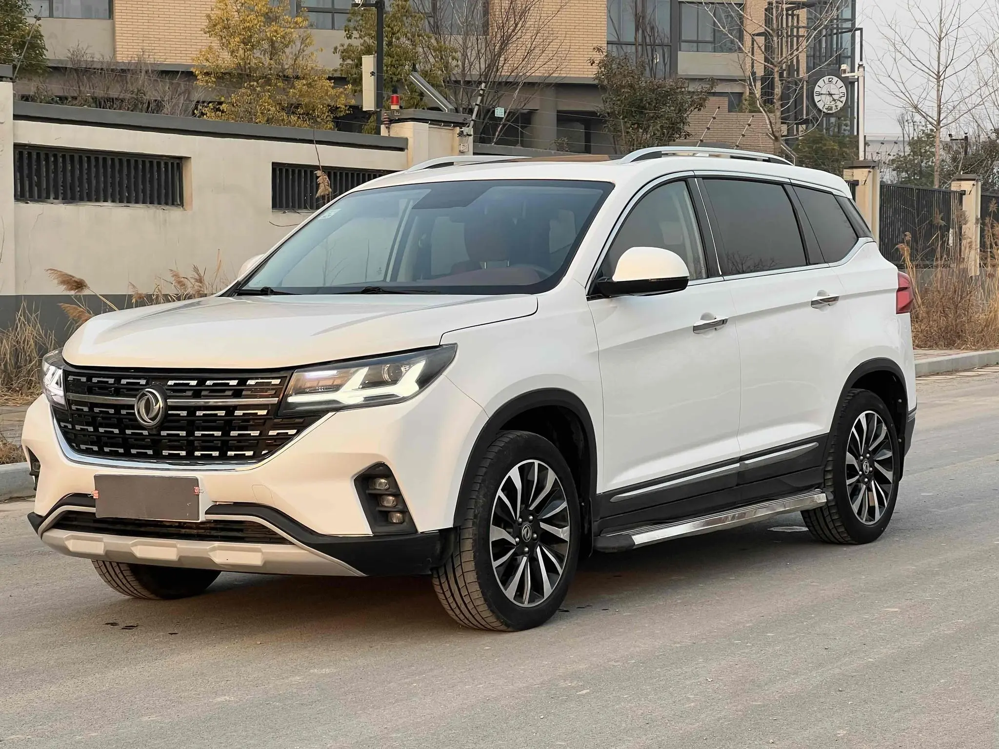 Forthing Fengxing T5  из Китая