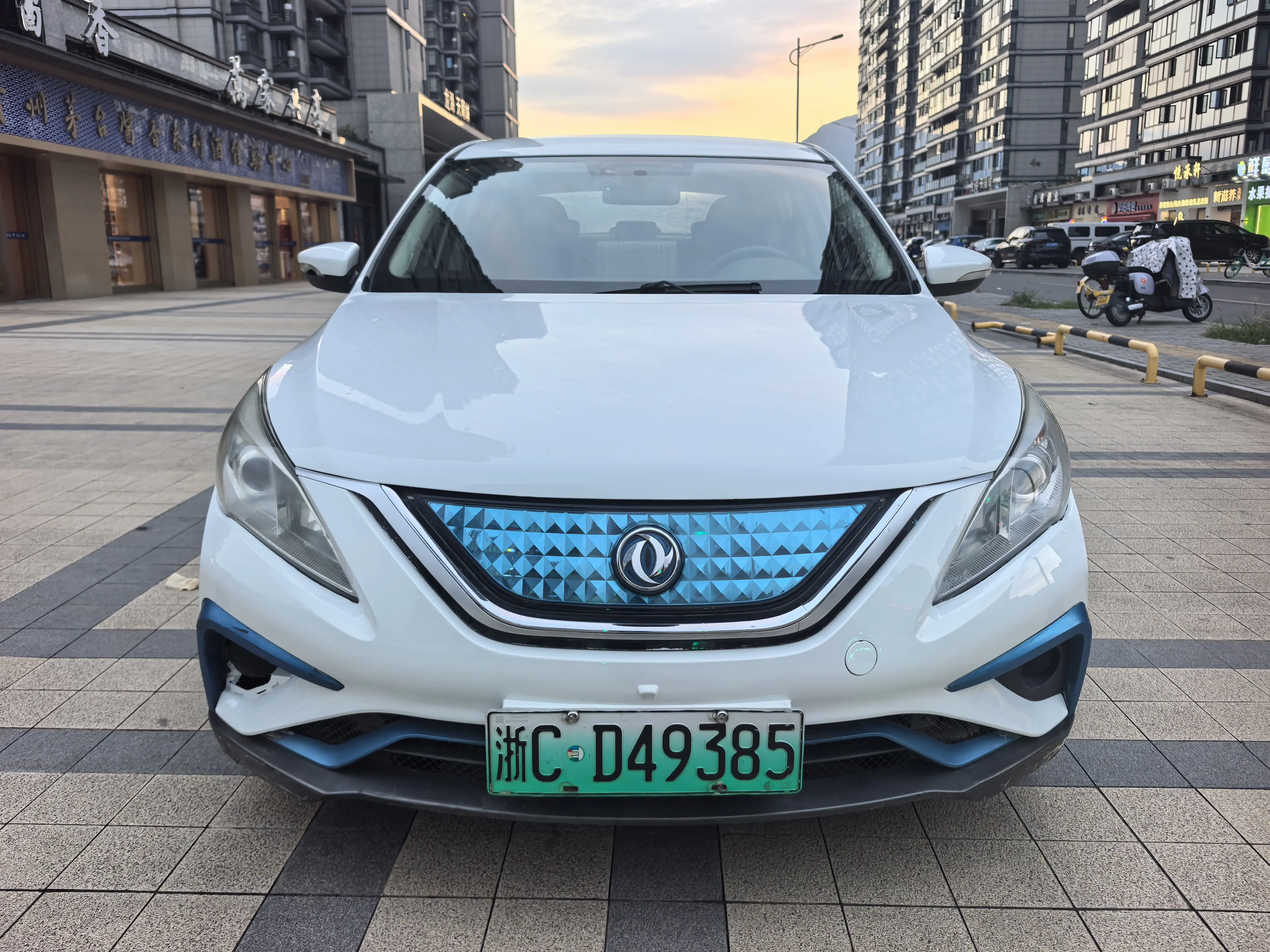 Forthing Fengxing S50 EV  из Китая