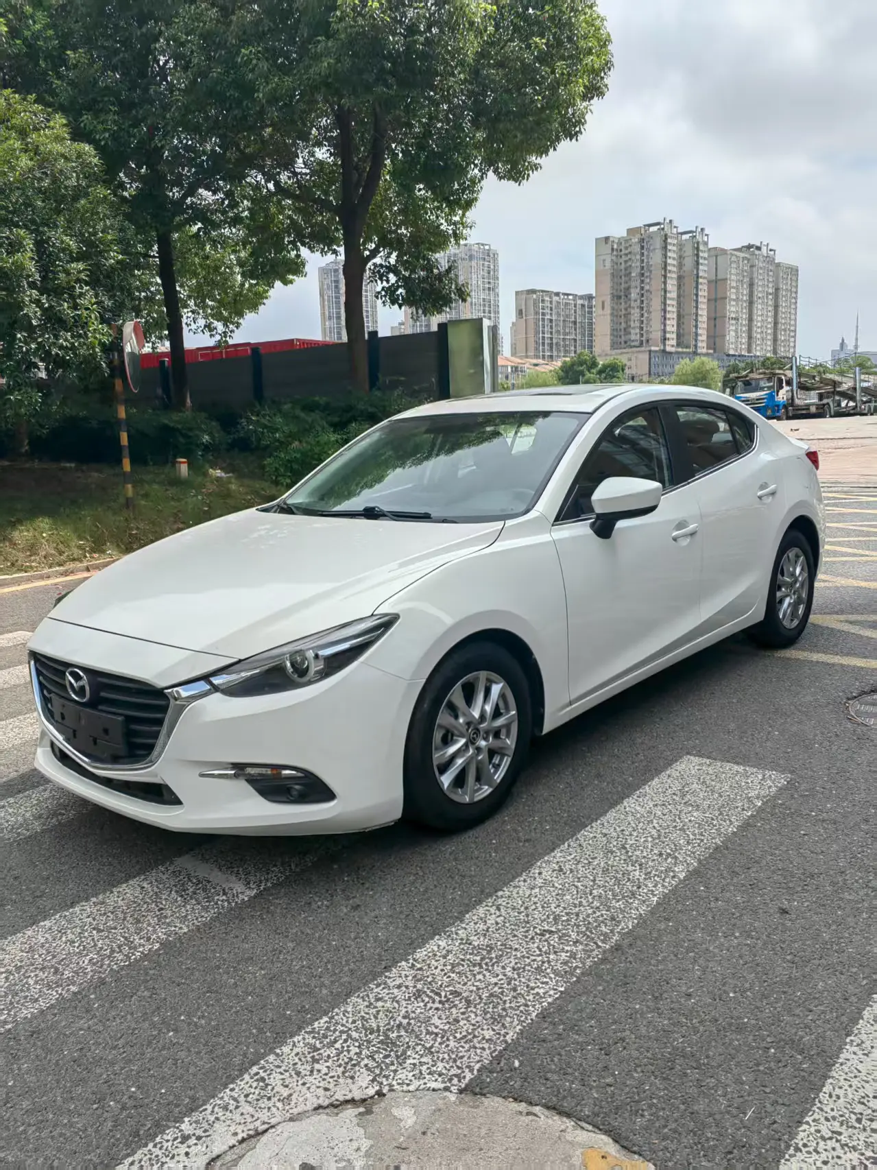 Mazda Axela (Mazda3)  из Китая