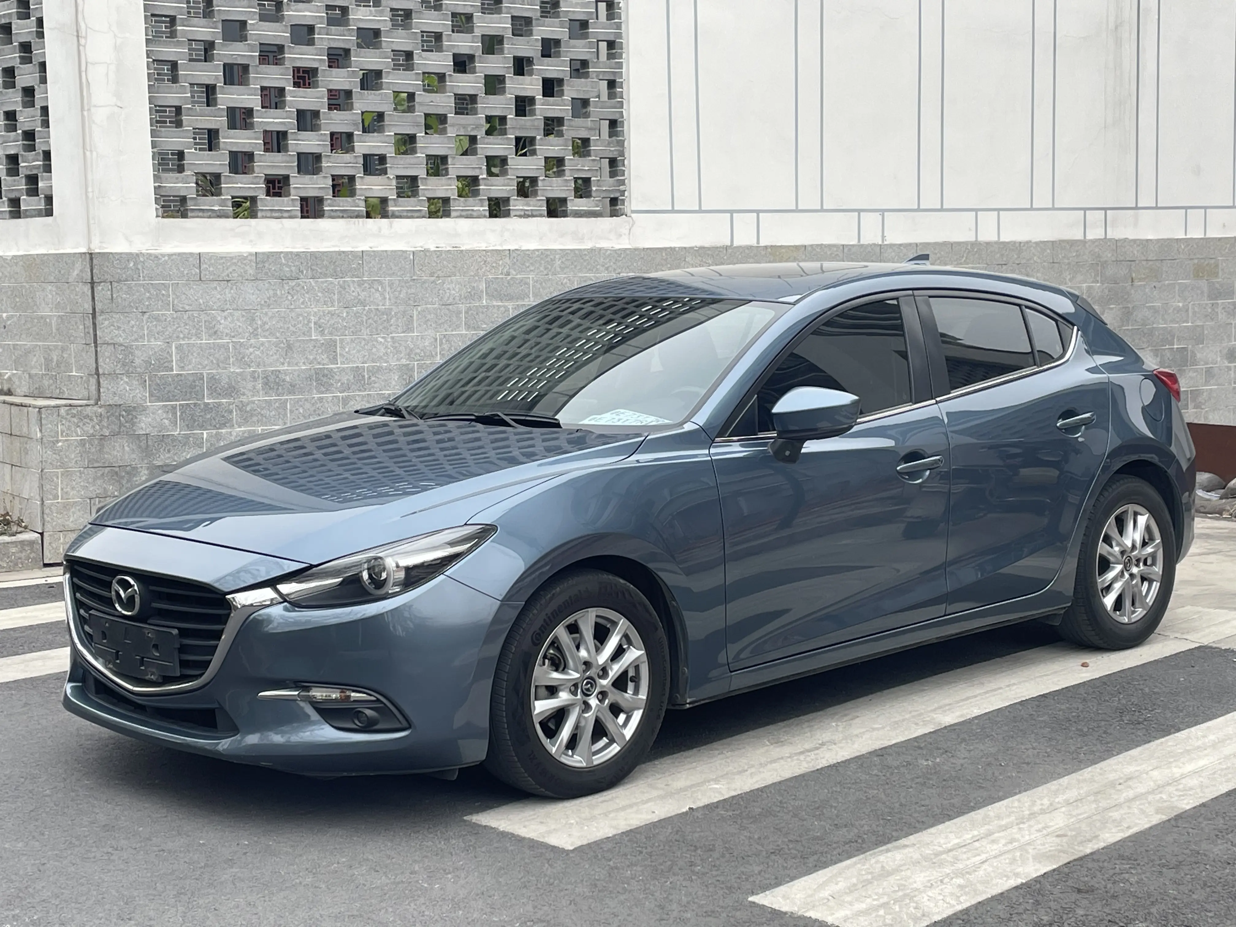 Mazda Axela (Mazda3)  из Китая