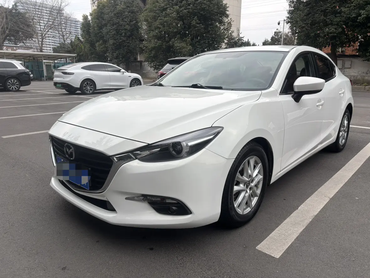 Mazda Axela (Mazda3)  из Китая