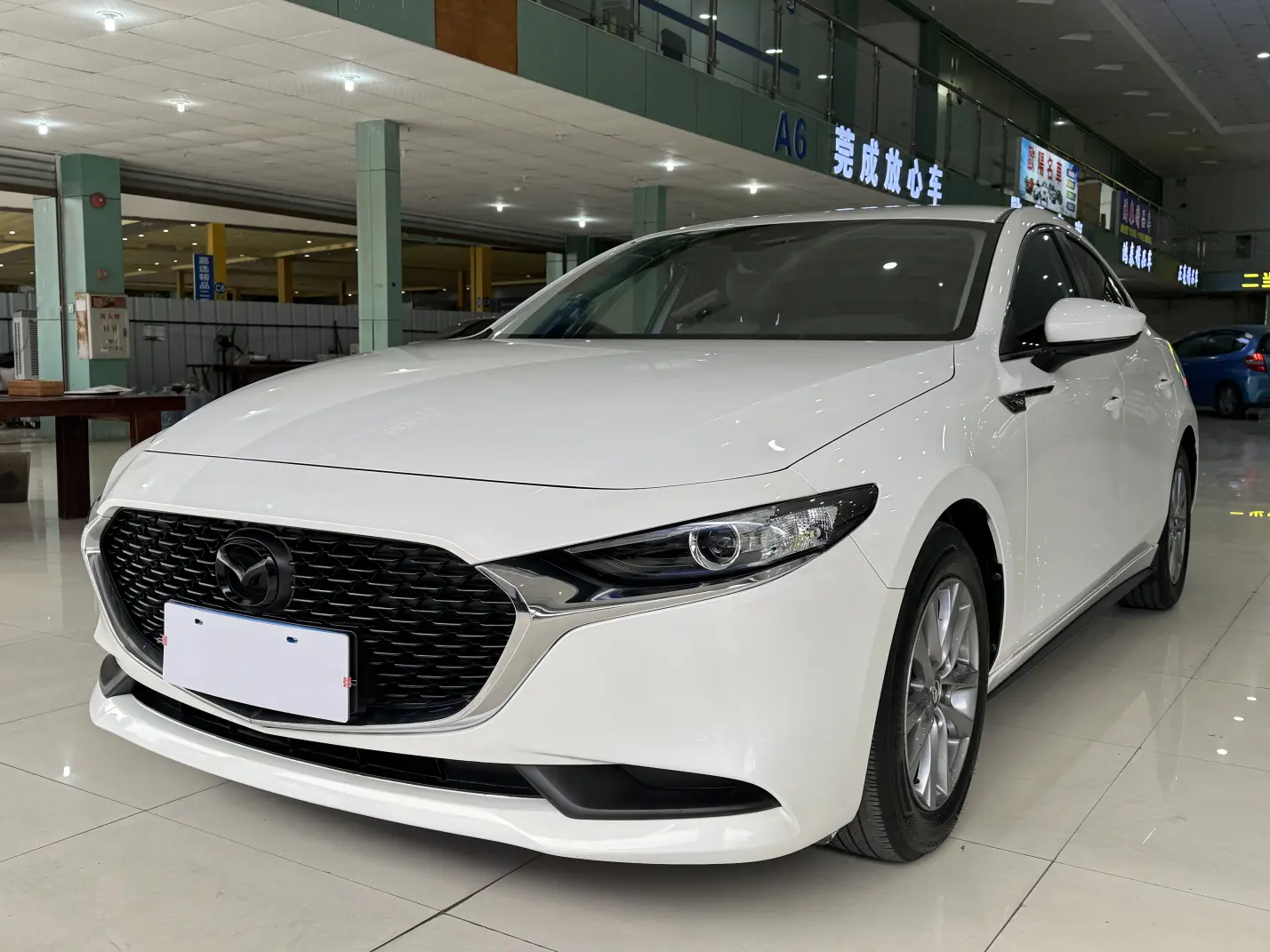 Mazda Axela (Mazda3)  из Китая