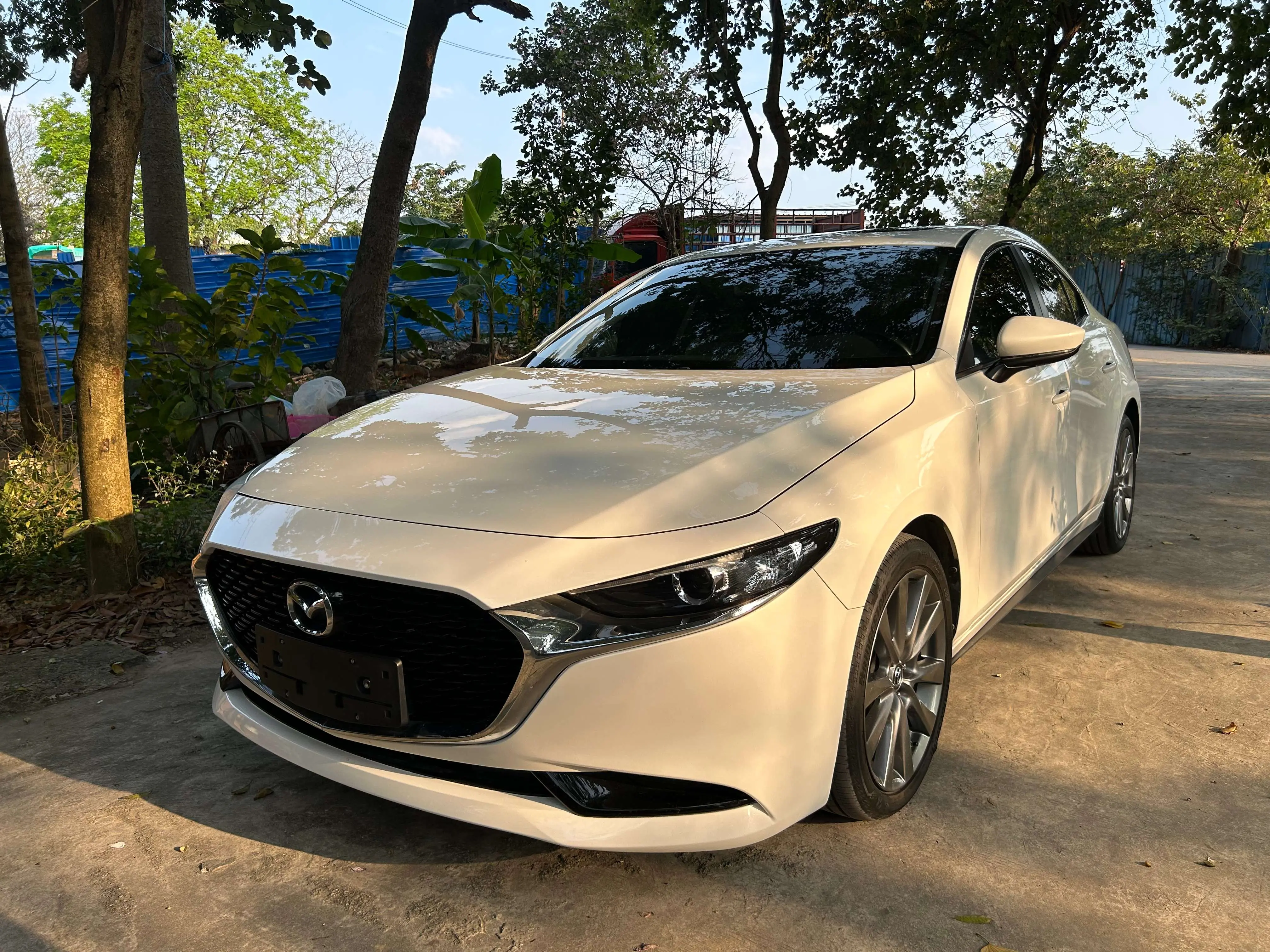 Mazda Axela (Mazda3)  из Китая