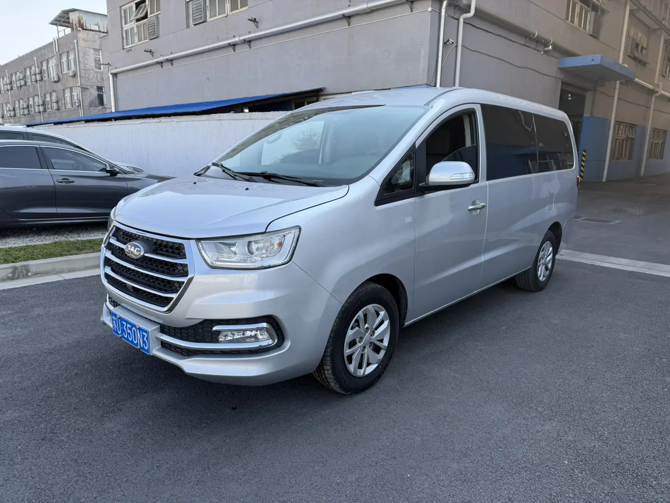 JAC Ruifeng M4  из Китая