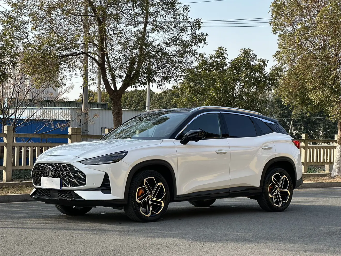 MG ONE  из Китая