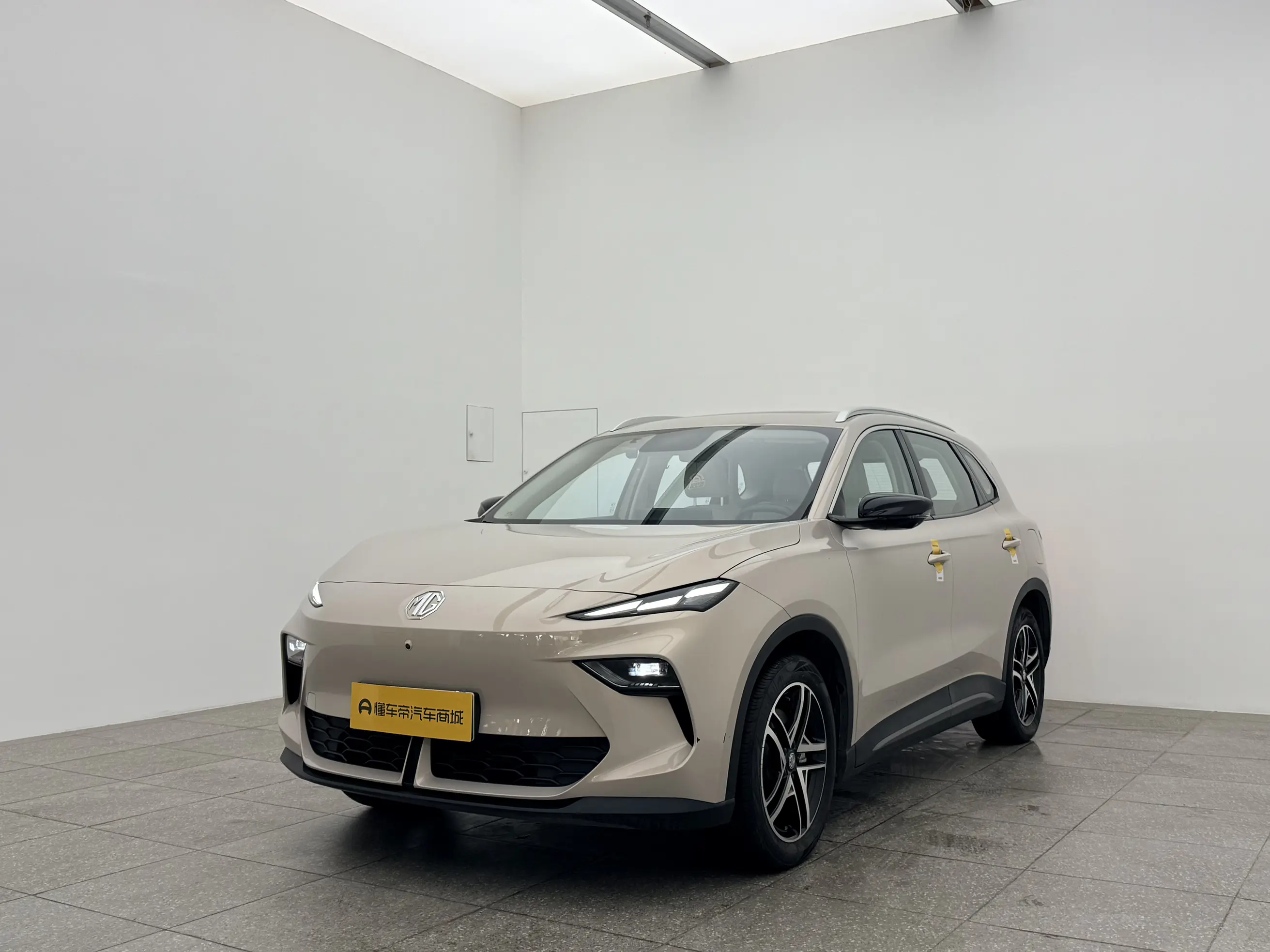 MG ES5  из Китая