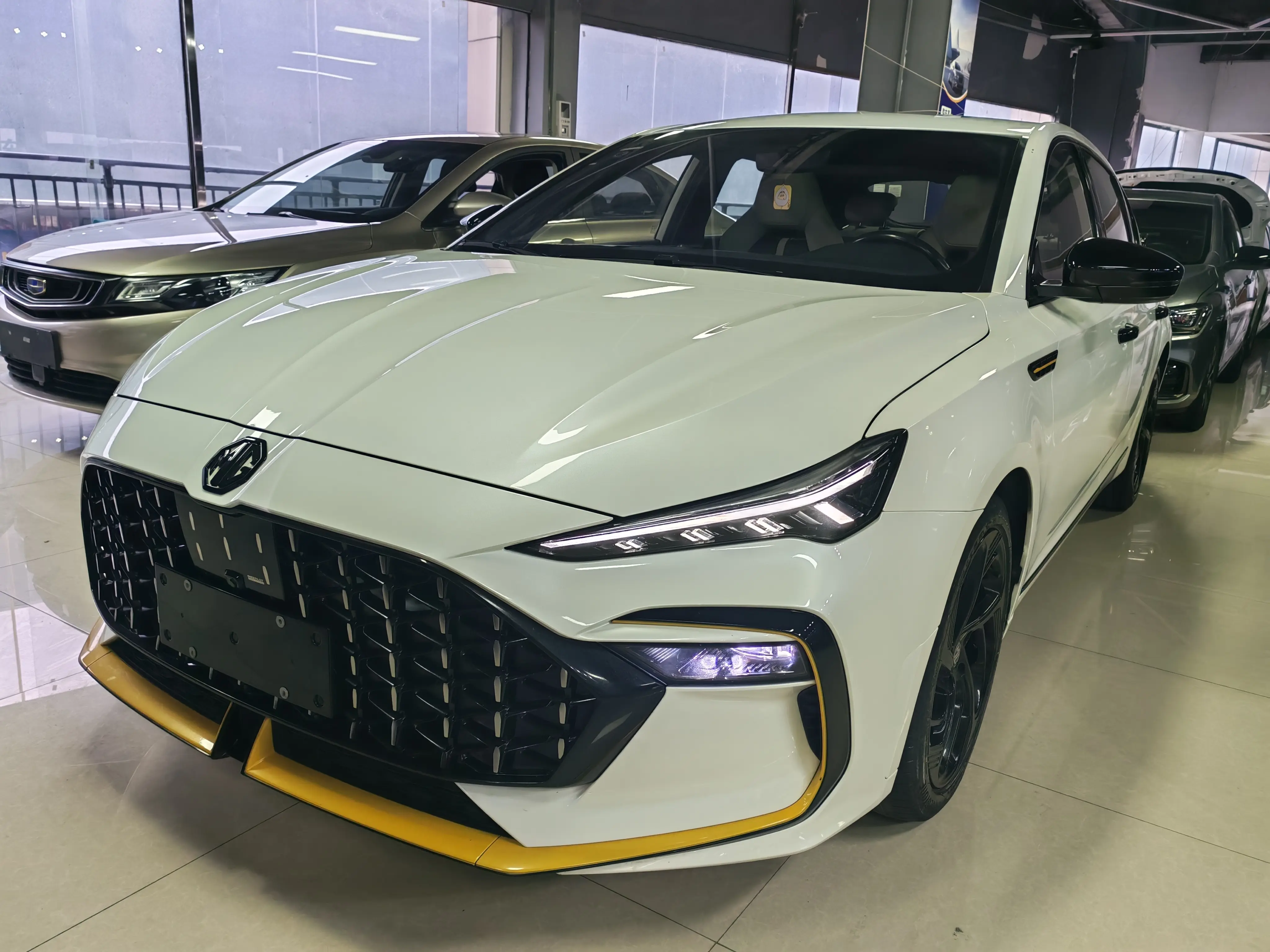 MG 6  из Китая