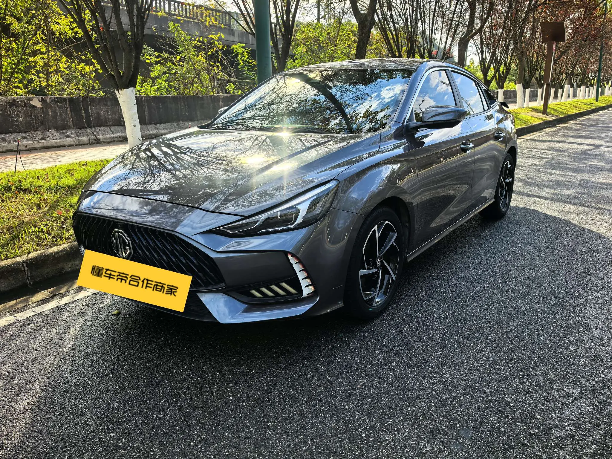 MG 5  из Китая