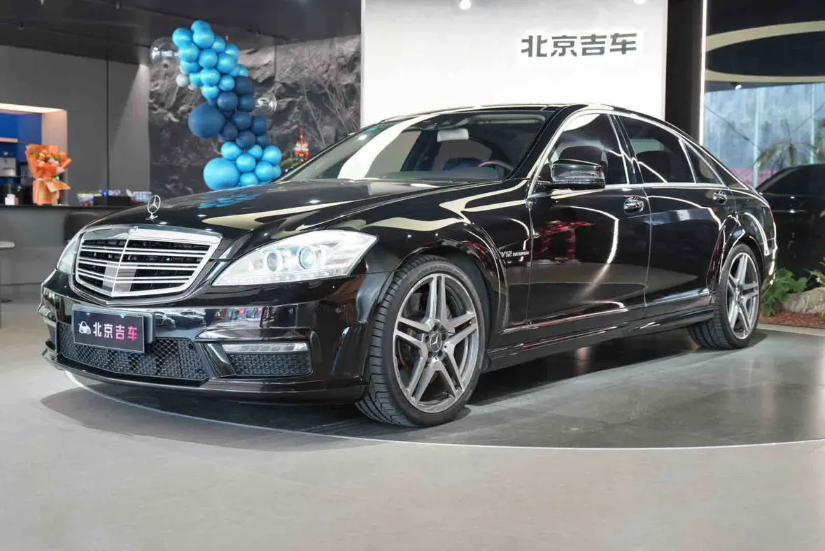 Mercedes-Benz S-Class AMG  из Китая